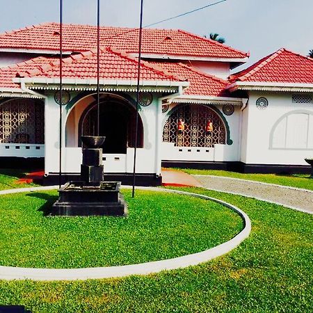 Отель Walawwa Dutch House Я-Эла Экстерьер фото